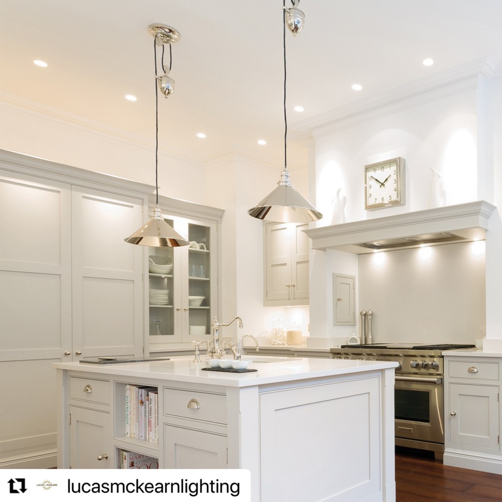 #Repost @lucasmckearnlighting
・・・
The best accessories a kitchen can ask for 🤍 | Provence Rise Fall Pendants

#lucasmckearnlighting #pendantlighting #pendant  #designerlighting #interiors #shopbr #decor #interiordesign #lightingdecor #lightingdesign #experiencevisualcomfort