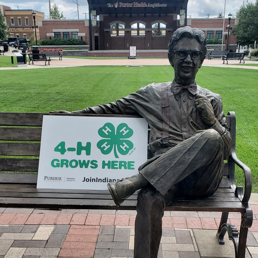 Happy #PopcornDay! Did you know <a href="/OrvillePopcorn/">Orville Redenbachers</a>'s founder was an Indiana 4-H'er, a <a href="/LifeAtPurdue/">Purdue University</a> grad and a <a href="/PurdueExtension/">Purdue Extension</a> educator? 📷: @portercounty4h