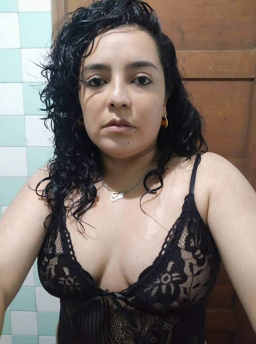 NennyAHN's tweet photo. Para los que no han visto mi crop top y mi body 💙💙💙
Ahí perdonarán las fotos, no quedaron muy bonitas pero es trabajo honesto 🙈 https://t.co/qUDN5sgIyy