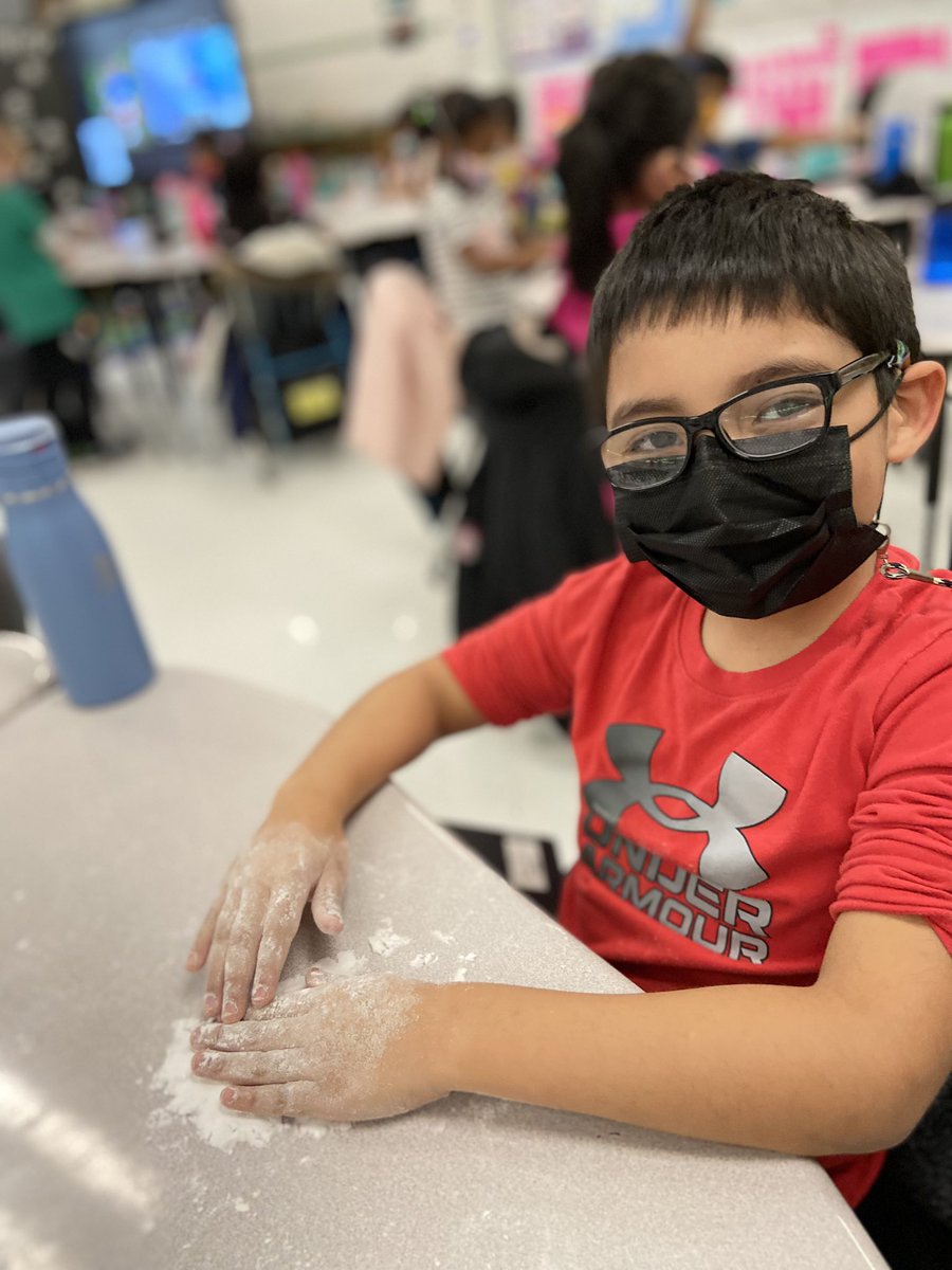 Today our class celebrated our expected behavior by making SNOW! ❄️❄️❄️ We had so much fun with this science experiment that connected to our winter PBL! <a href="/MrsBeltranGPE/">Anissa Beltran</a>