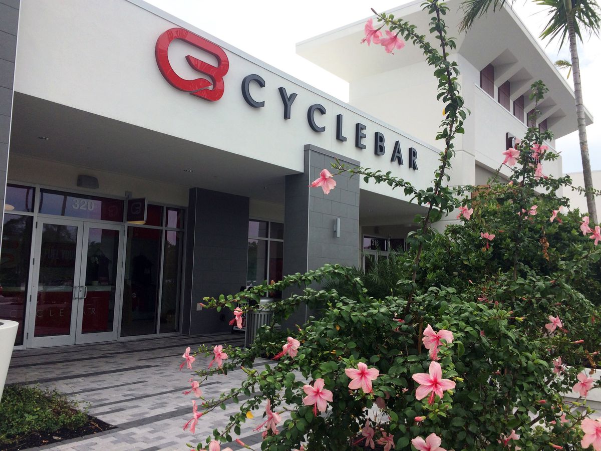 SunSentinel's tweet photo. Fitness club shuts down as members say their credit cards were charged for services they can’t use https://t.co/cQvYqesE5H https://t.co/KdCEmBgjeL