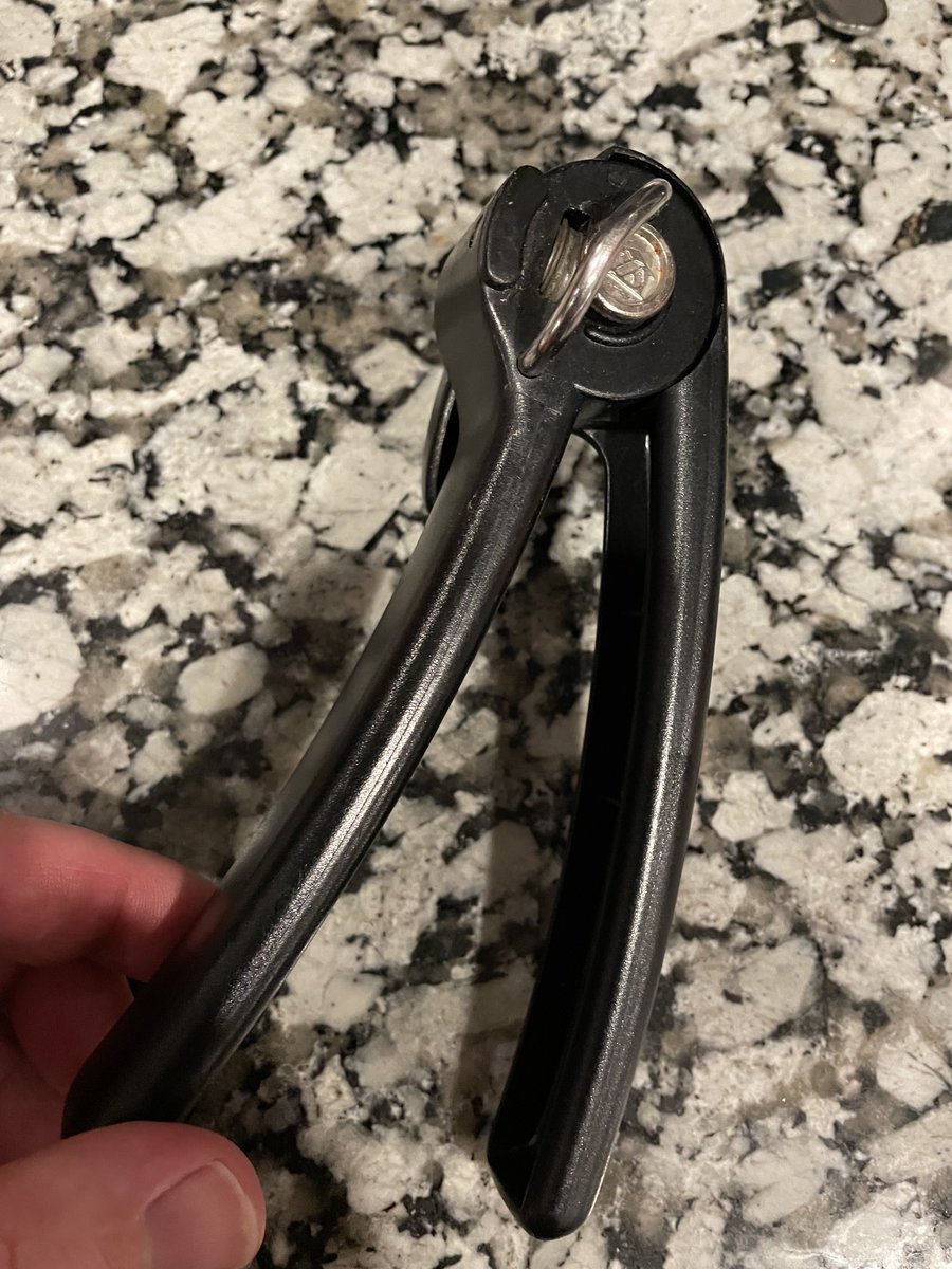 jthjacobsen's tweet photo. @TechConnectify I actually have a can opener that works that way but still has the plier part to make it more intuitive. https://t.co/HE6zb86Vxx