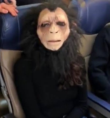 DrTr00per's tweet photo. Me gusta pensar que vivimos en una sociedad madura y desarrollada a la que no hay que tratar como niños chiquitos a los adultos.
Es decir: "O te vacunas o no vas de fiesta"
Como si fueran ¿que? ¿adolescentes?
"O haces los deberes o no sales con tus amigos"
#LadyChango https://t.co/Aag0hU6CGY