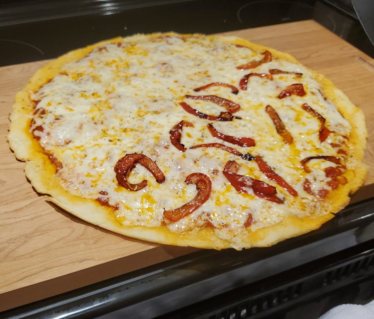 Tonight, we try thin crust #pizza.