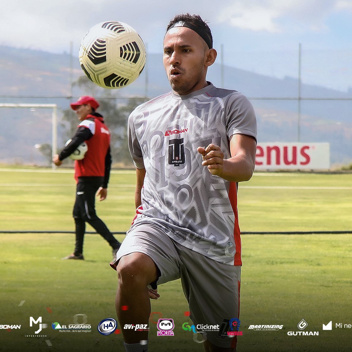 enson_10's tweet photo. Empezamos 2022 💪🏽⚽️ vamos @TecnicoUOficial https://t.co/wMSuDg2ATE