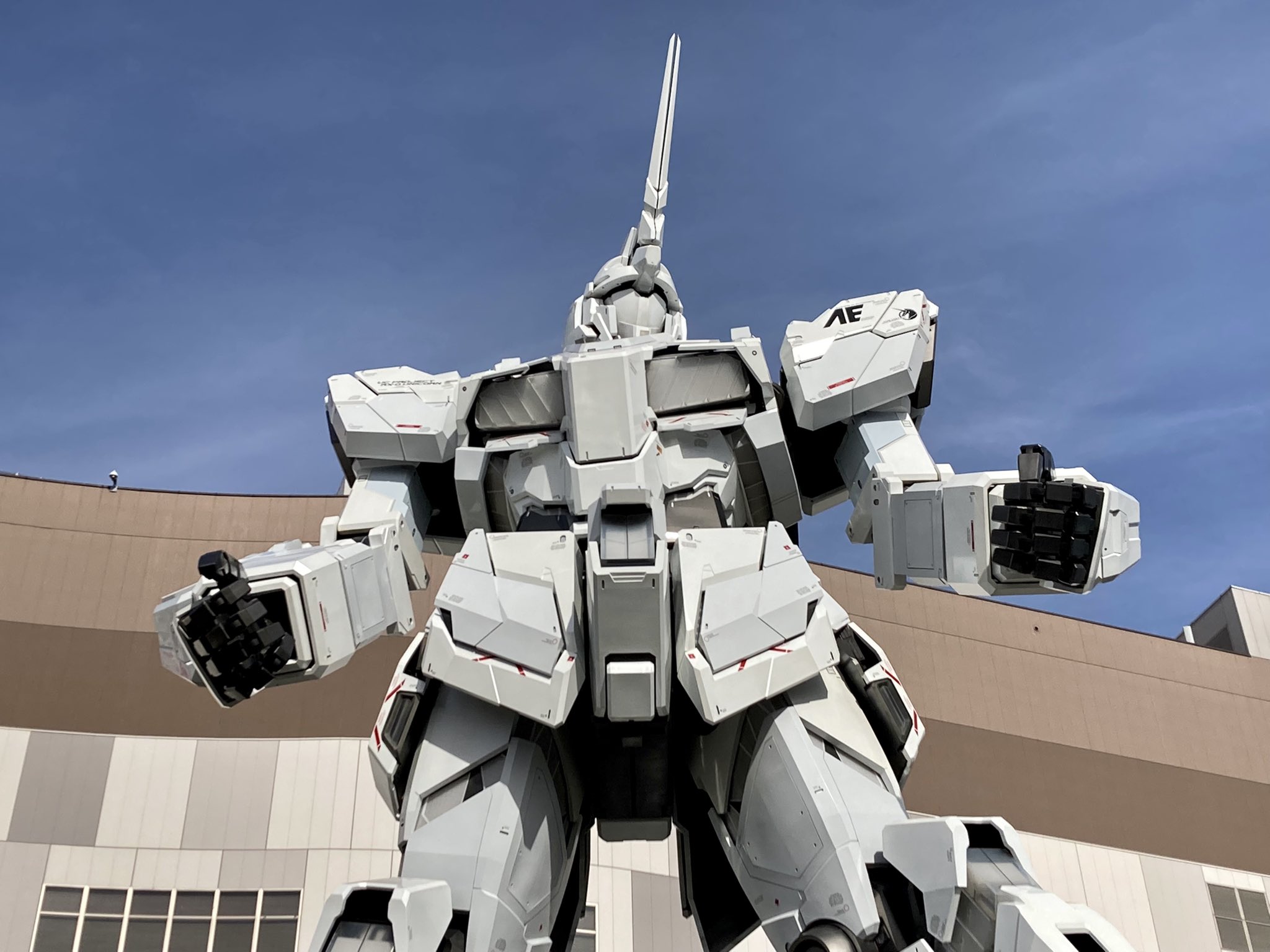 Gundam Trailer Shop おはようございます 只今のお台場の天気は晴れ 気温7 です 早いもので1月ももう半分が過ぎましたね 年明け気分も抜けてきている頃でしょうか 本日も皆様のご来店 お待ちしております ユニコーンガンダム立像 Gundam Trailer Shop おはようございます 只今のお台場の天気は晴れ 気温7 です 早いもので1月ももう半分が過ぎましたね 年明け気分も抜けてきている頃でしょうか 本日も皆様のご来店 お待ちしております ユニコーンガンダム立像