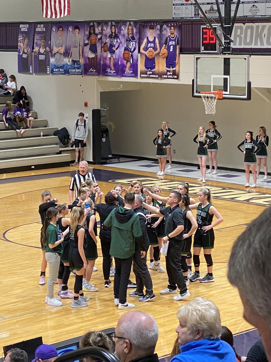 TeamGlorySports's tweet photo. FINAL SCORE 🚨🏀
North Hall - 52
Cherokee Bluff - 48
@CBluff_WBB @LadyTHoops @HallcoCBHS @NTH_Athletics @nthbricksquad22 @cbpurplereign #TeamGlorySports #HallCo #LadyBasketball https://t.co/4kXVDJAKLl