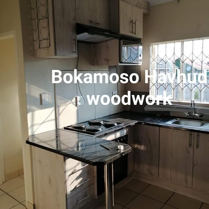 JonathanNdadza's tweet photo. Good morning Mzanzi, we are here to help you furniture your home. For kitchen cupboards, wardrobes, shoe rack, coffee table, TV Stands and more. Get in touch with us on whatsapp 0647423028. #DJSBU https://t.co/Lh0HYSFzn6