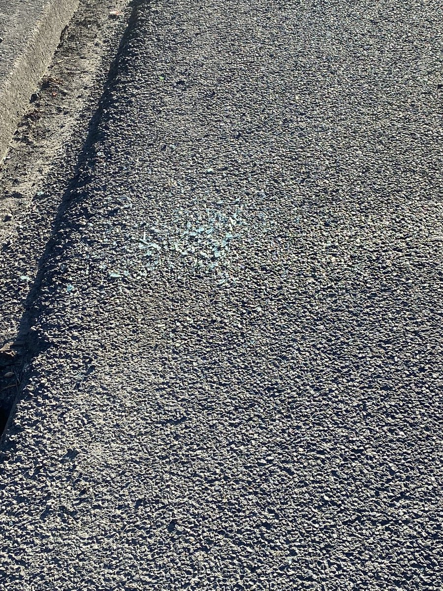 _inthelab's tweet photo. @WakaKotahiWgtn Hi, there is a solid 30m stretch of glass scattered throughout the cycle lane, where are we supposed to ride? Why can’t contractors clean up properly? https://t.co/wLVnrkyvvm