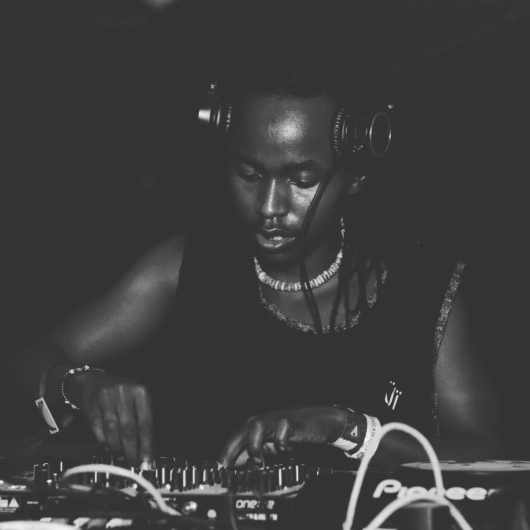 What a night!
<a href="/Beneathebaobabs/">beneaththebaobabs</a>