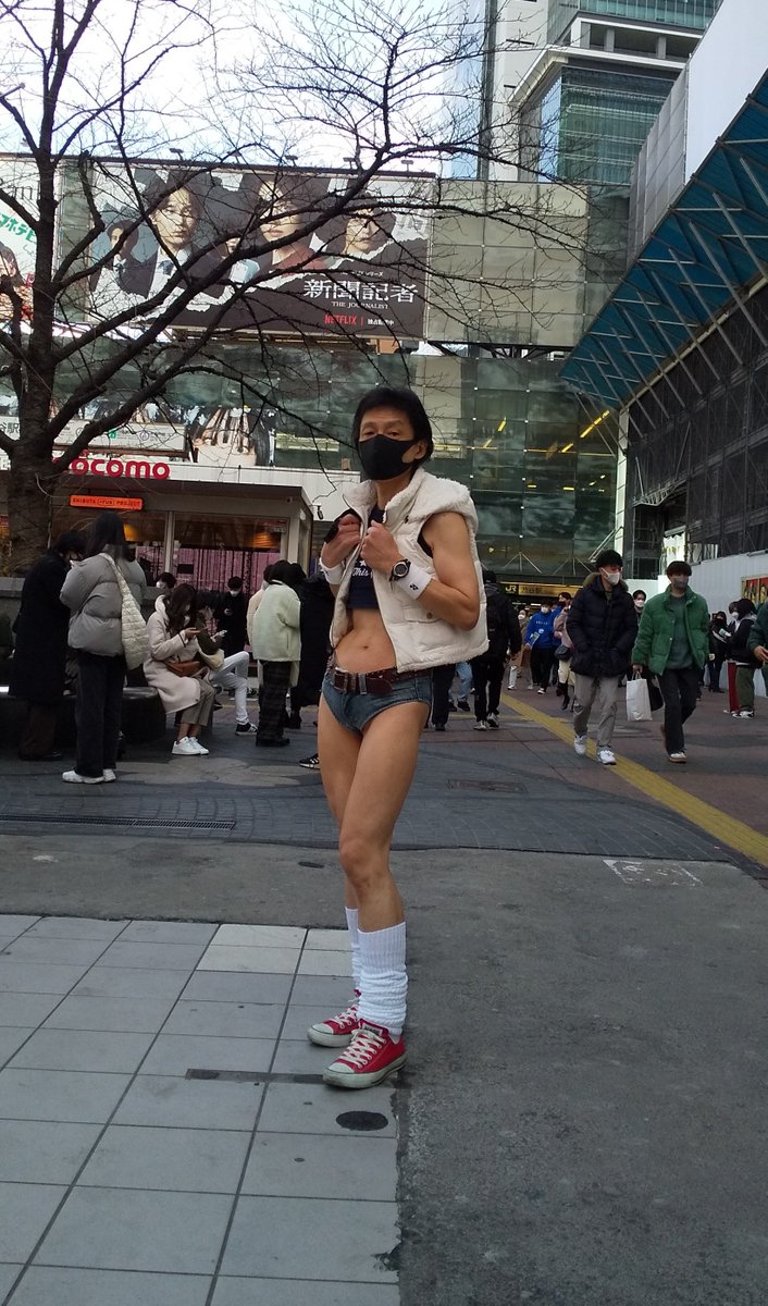 kanaken_running's tweet photo. 今日も渋谷来てます♪
#渋谷
#ハチ公前
#スクランブル交差点
#shibuya
#ホットパンツ
#Cool_&_Active https://t.co/TnJrhKkX86