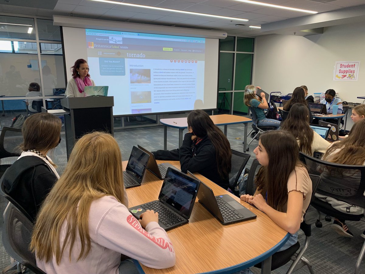 cmscoltsela's tweet image. 6th grade students learn how to access research databases to use for their debate!! Thank you @CMSColtsLibrary! #cmscolts #coltpride