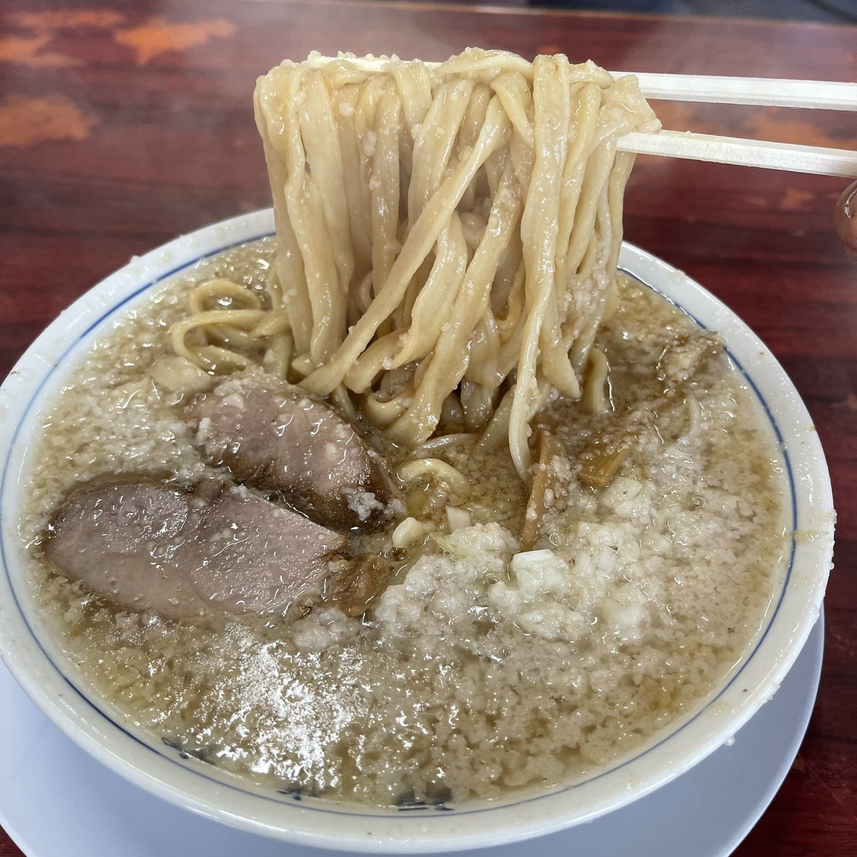 新潟 杭州飯店 新潟5大ラーメン 元祖燕背脂ラーメン 中華そば多脂 あっさりとしたスープに もちもち太麺 時々無性にたべたくなる