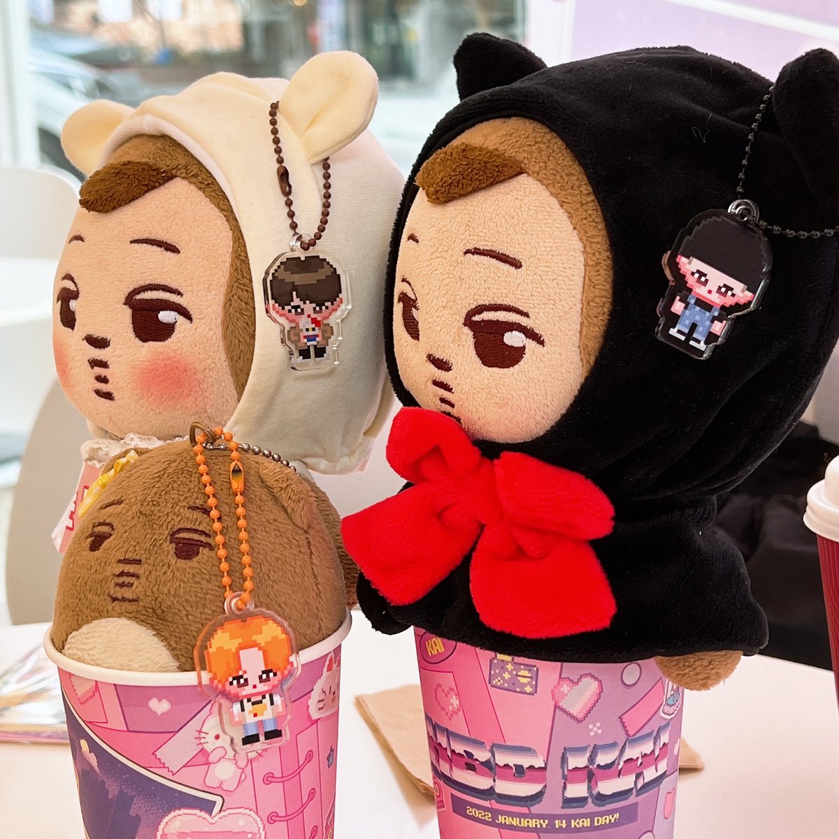 liptomouse's tweet photo. 김짱인 데뷔 3인조🐻🥔🐱❣️
카페 너모 귀야우 (ˊσ̴̶̷̤ ₋̮̑ σ̴̶̷̤ˋ)
#HBDKAI
#짱종인데이 https://t.co/Y1vuQbtmok