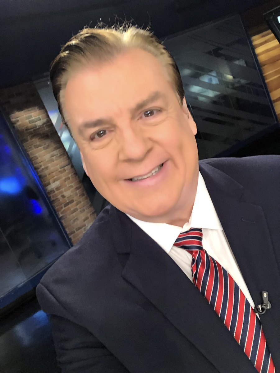 PhilBFox5's tweet photo. #TGIF #WorkingForTheWeekend on the @fox5sandiego anchor desk from 7p-8p! Pull up a chair or kick back on the couch and keep me company! #BlauerPower #originalanchorman #tvnewslife #weekendvibes #studiotime #readytorelax https://t.co/Bj5sUnwMgL