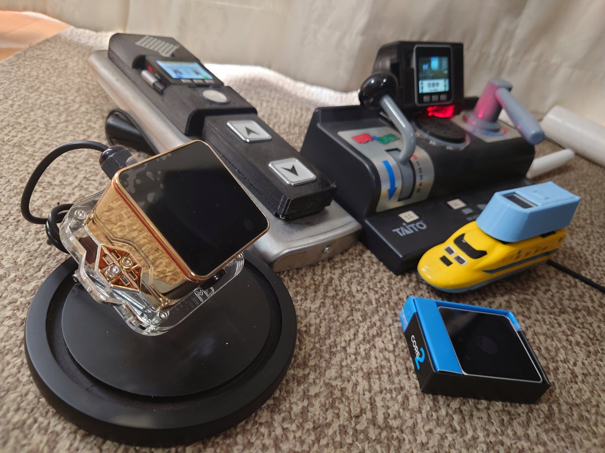 ogimotoki's tweet photo. 昨年に受賞した　#M5Stack_Contest_2021
の賞品が届いた！

M5Stack Toughのゴールドカラー！
これ、めちゃ嬉しいな！

せっかくのToughなのでお風呂等で子供と遊べるデバイスてして使おうと思ってたけど、使うのもったいない(笑) https://t.co/TJQt3mftxm