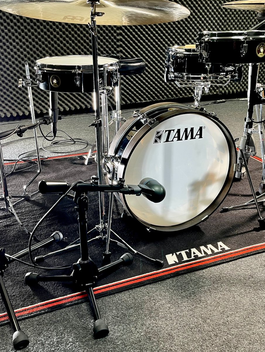 TAMAofficial's tweet photo. The MS754ELBK Extra Low Profile Telescoping Boom Stand is a unique part of the Iron Works Studio Series. It is just like its taller sibling, the MS756BK - only much shorter. When the need for an extremely low height mic position arises, grab the MS754ELBK every time. https://t.co/Xe7QQGgUlM