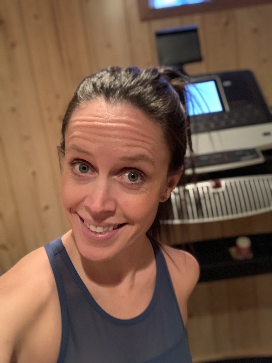 Had a healthy snack with <a href="/CGaedeEC/">Cassie Gaede</a> at school and now my #IFit workout for the #frostyfour2580 wellness challenge!