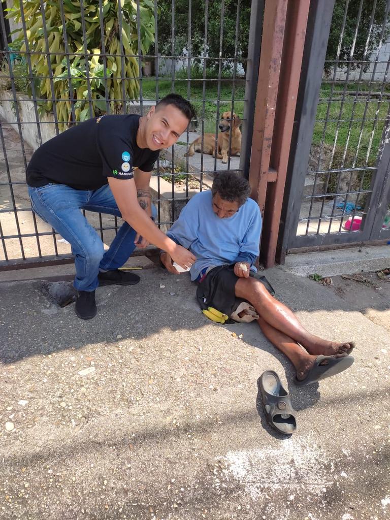 CharityBSV's tweet photo. We start our NewYear helping ThePeople who need it most❤️🇻🇪

What I like about mutual and disinterested help between two people is the uncertainty of not knowing,in the end,who was lucky enough to meet whom❤

Donations
https://t.co/B1ydBE51f2

@handcashapp @iamZatoshi @Snoozzz2 https://t.co/q1PAl1hA86