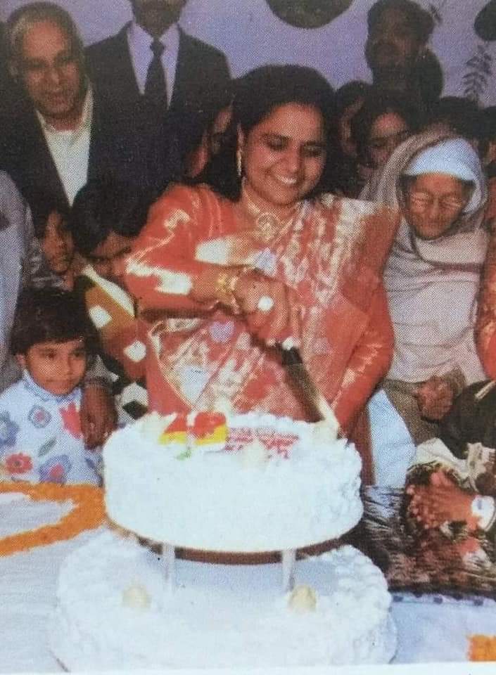 समाजिक परिवर्तन की महानायिका हम सब की नेता बहुजन समाज पार्टी की राष्ट्रीय अध्यक्ष पूर्व मुख्यमंत्री उत्तर प्रदेश सरकार  #परम_आदरणीया_बहन_कुमारी_मायावती_जी के 15 जनवरी 2022 को आपके 66 जन्मदिन पर बहुत बहुत बधाई एवम दीर्घायु होने की कामना करती हूं 
#HAPPY_BIRTHDAY_MANANIYA_BAHAN_JI