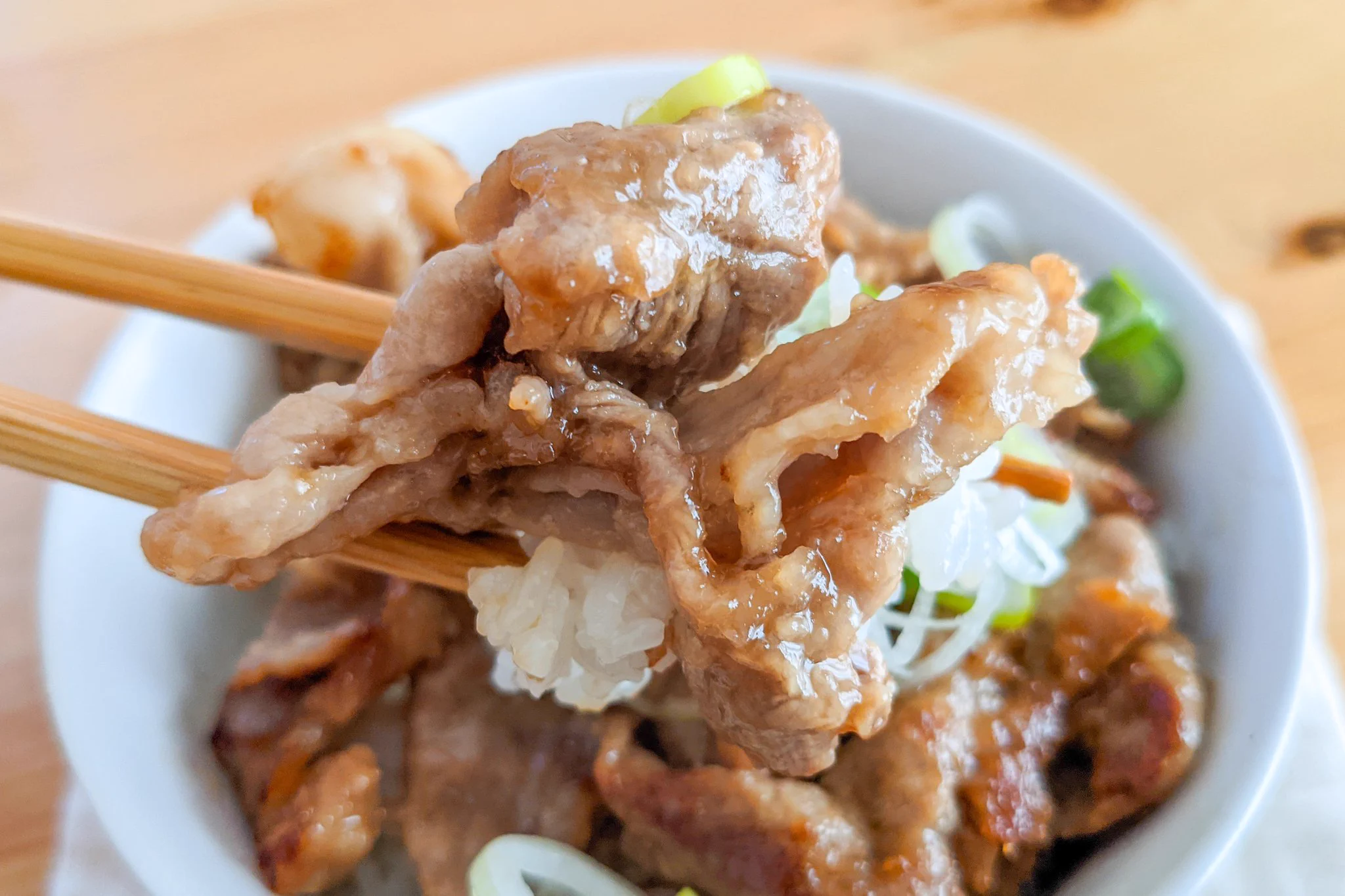 お肉好きさんは是非！ポン酢を使った味付けでさっぱり美味しそうな「丼もの」レシピ！