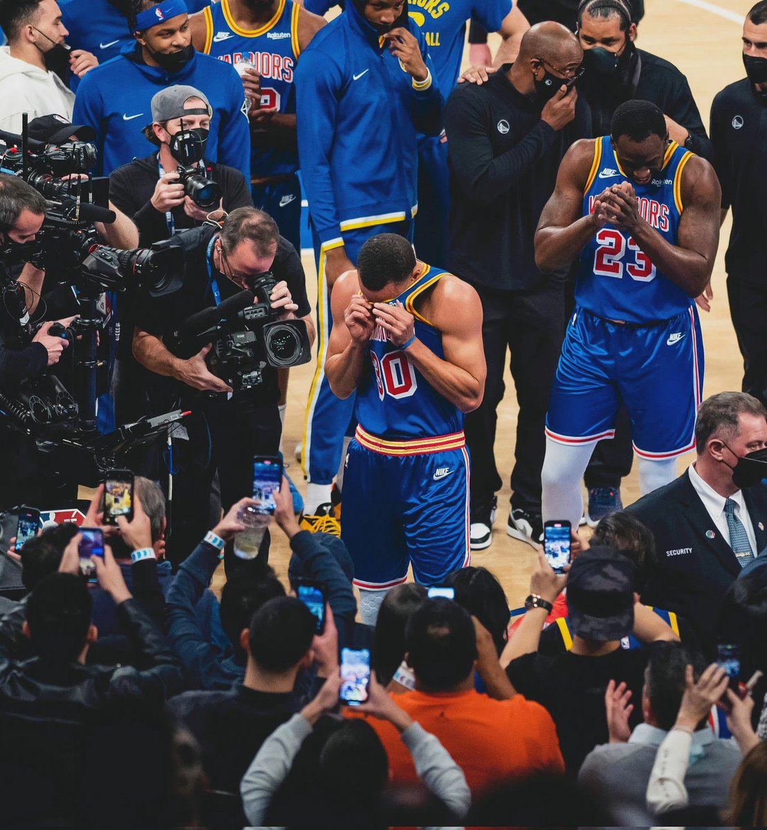 huangxx27544526's tweet photo. #NBAAllStar I vote #StephenCurry https://t.co/QeCnqn475c