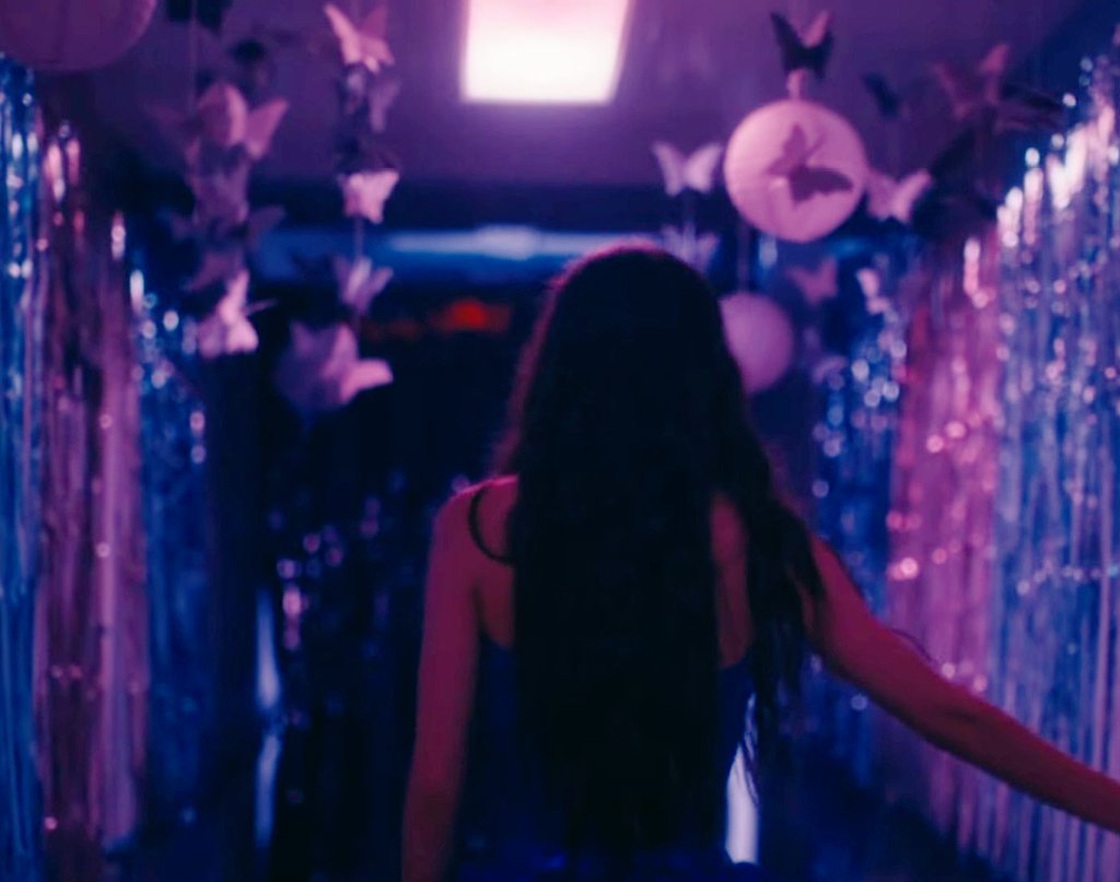 belikemessy's tweet photo. sour prom visuals >>>>>> https://t.co/tpRkwQ8I0m