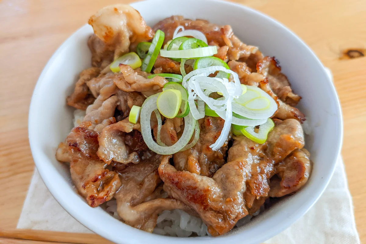 お肉好きさんは是非！ポン酢を使った味付けでさっぱり美味しそうな「丼もの」レシピ！