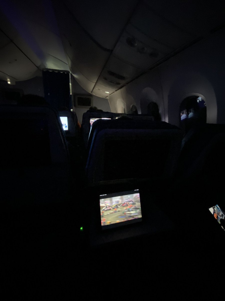 #tweetyourfloseat <a href="/FloRacing/">FloRacing</a> great watching chiliBowl 39.000feet up in the air🏁