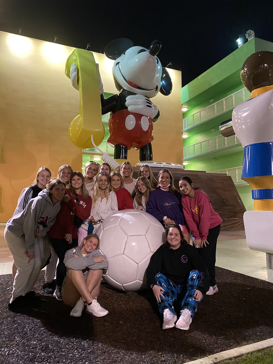 Team meeting. ⚽️❤️