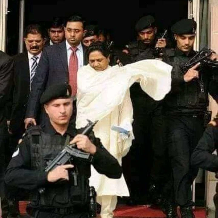 #15जनवरी_2022
🎂🎂🎂
सामाजिक परिवर्तन की महानायिका, हमारी आदर्श व आयरन लेडी आदरणीया बहन कु. मायावती जी के 66वे जन्मदिन (जनकल्याणकारी दिवस) के शुभ अवसर पर ढेरों बधाई एवं मंगलकामनाएं।।
#बहुजन_समाज_पार्टी
#HappyBirthdayBahanJi 
#जनकल्याणकारी_दिवस