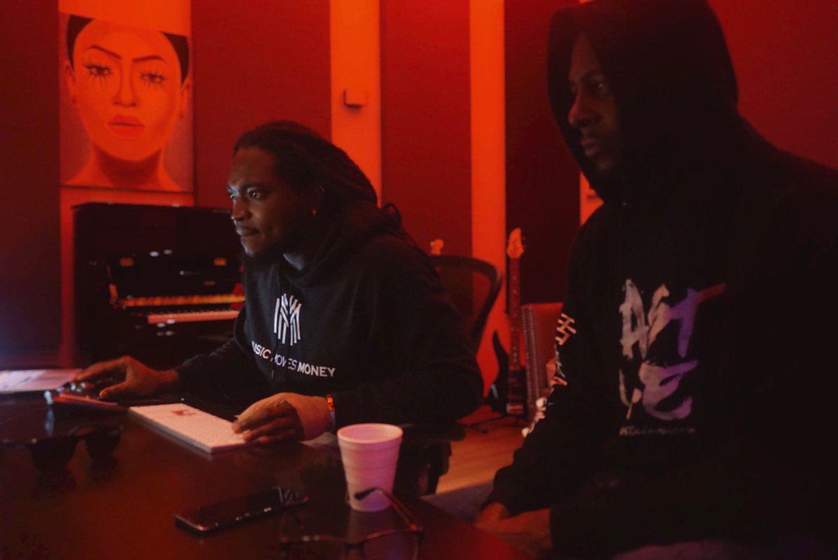 DJCMONEYMMM's tweet image. #MusicMovesMoney #MMM #FastLifeEnt