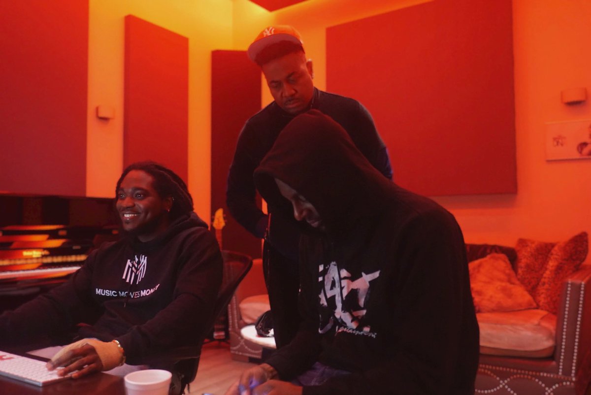 DJCMONEYMMM's tweet image. #MusicMovesMoney #MMM #FastLifeEnt