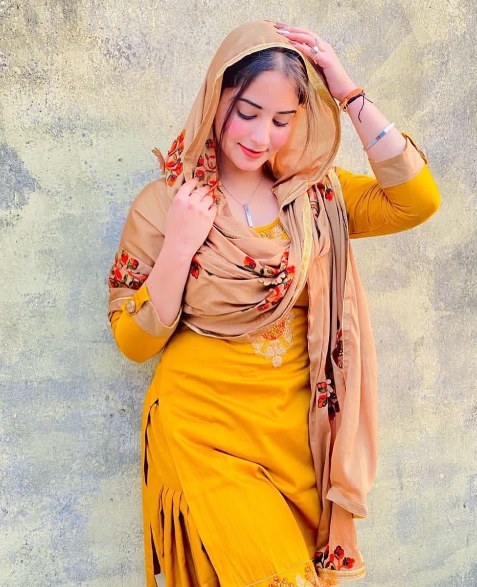 Diyasharma_1's tweet photo. कोई है क्या ?🙈 https://t.co/lu2NR6TM3Y