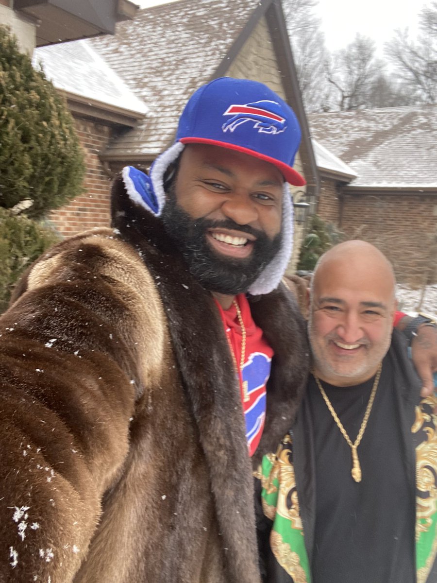 brandonspikes55's tweet photo. It's cold af 🥶 https://t.co/T1On89fOT7