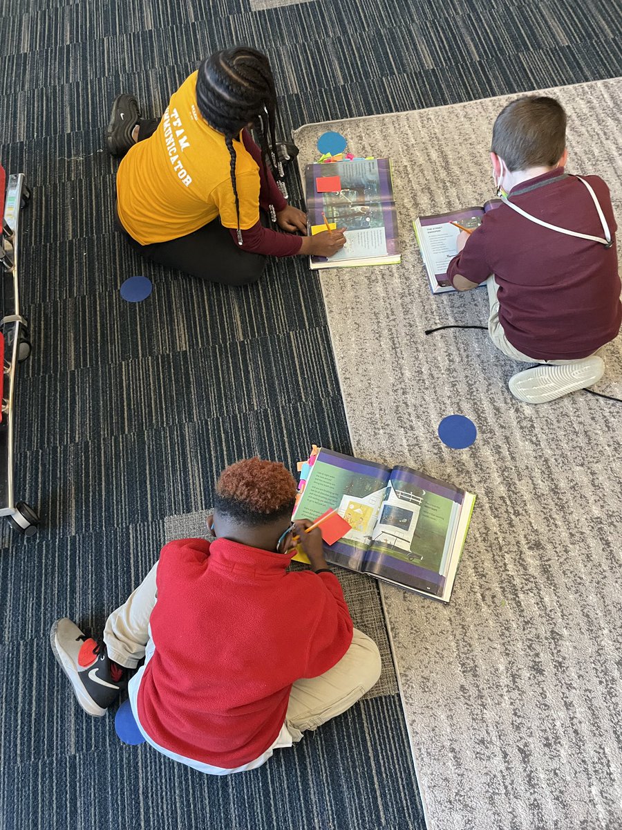 dottiebdaehm's tweet photo. Second graders digging into text and writing about it. Even better when you get to do it with @JohnAntonetti!  @MemmingerElem @CherieWash @kwilliman12 https://t.co/TQAOQiWR5z
