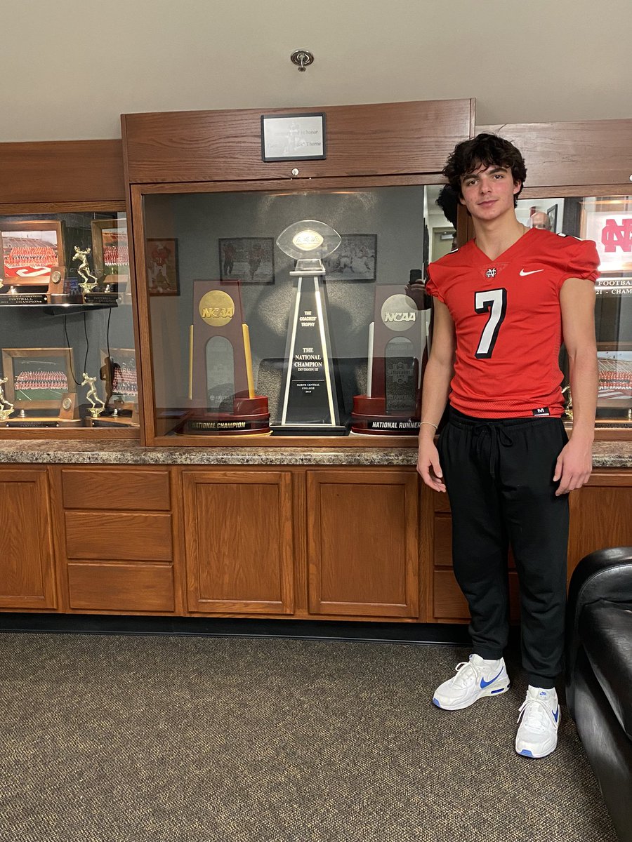 After a great visit and a great talk with Coach Thorne, I am excited to receive an opportunity to play football at North Central College! @cardhcjt <a href="/CoachSpence_NCC/">Coach Spencer</a> <a href="/CoachStuedemann/">Eric Stuedemann</a> @LakePark_FB <a href="/football_ncc/">NCC Football</a>
