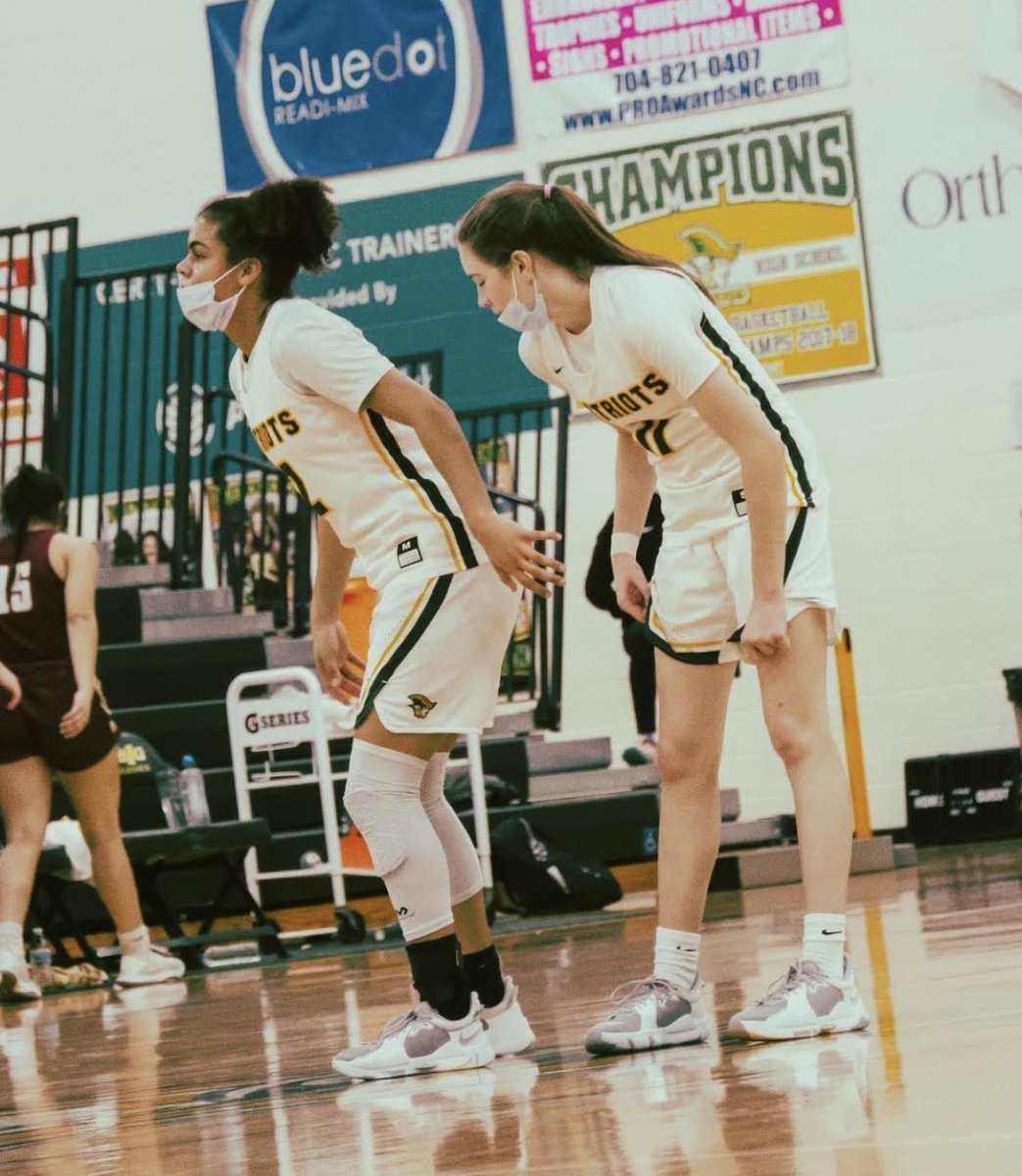 charlottepreps's tweet photo. Friday's #BIG5 Top Performers

⭐️Eva Butler, @phswomensbball 
⭐️Mary Holland Waters, @CCDSGirlsHoops 
⭐️Khalia King, @KMHSHoops 
⭐️Kamryn Kitchen, @IndependenceGBB (👇)
⭐️Anastasia Sinclair, @SOUTHMECKWBB (👇)

READ: https://t.co/nvRFkGDDmp https://t.co/DNHDb3rJIS