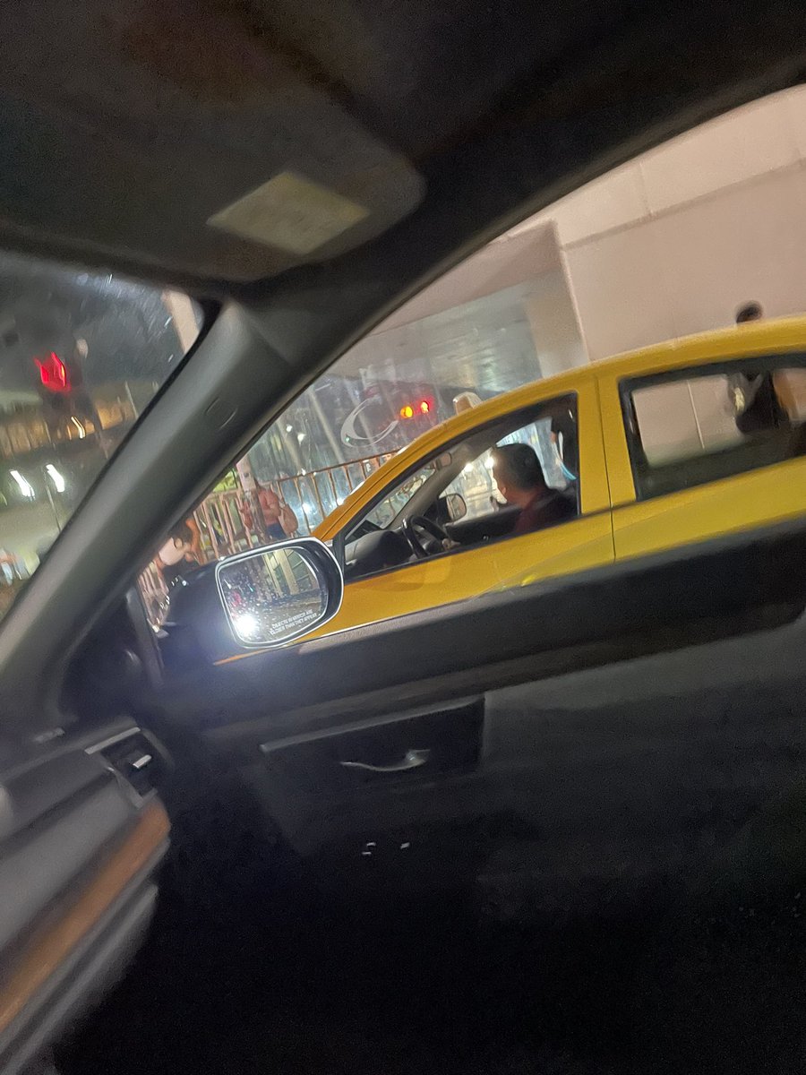 jcabrera_arnica's tweet photo. Antros abiertos, taxistas sin cubrebocas, así en Villahermosa @SSalud_Tab @semovitabasco @cmmerino @Gobierno_Tab https://t.co/ICJYOKkPca