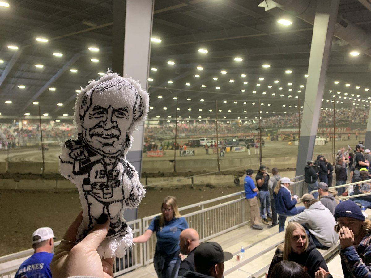 TheKatieButtera's tweet photo. #flatrobin is gonna enjoy tonights @cbnationals A Main courtesy of the bottom row boozers! https://t.co/NxnP5ZZqLh