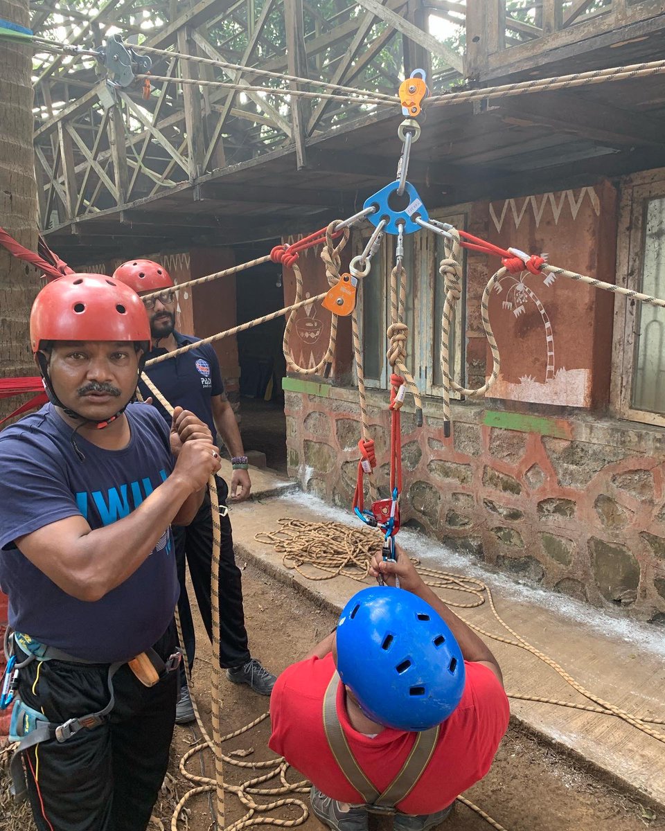 indian_rescue's tweet photo. Learning the #norvegian reeve made easy with splendid equipment from @cmcpro_official @Singing_Rock @Petzl @Decathlon_India #spiderman #roperescue #training https://t.co/F5JLRQ40nn