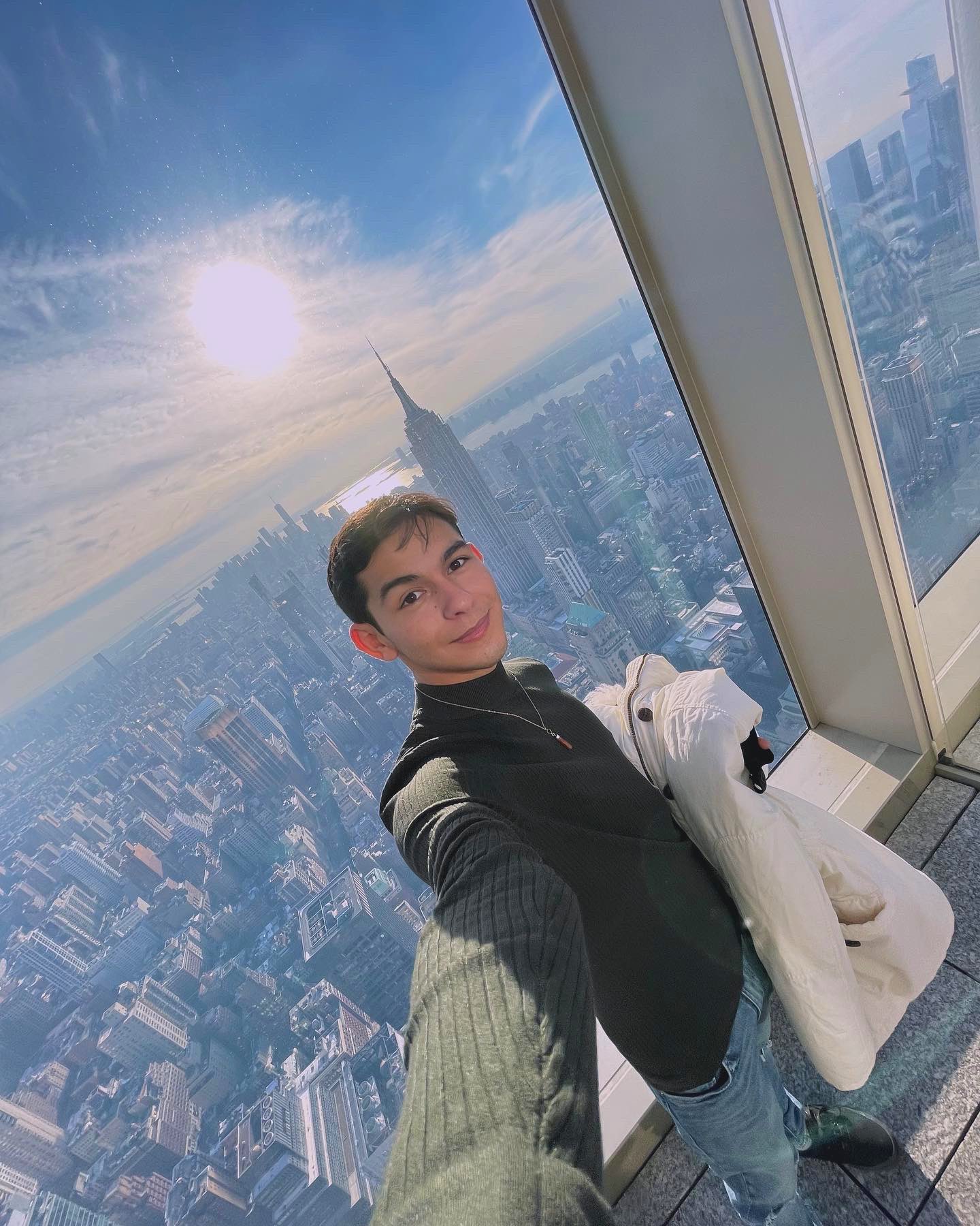 TW Pornstars - Damien Grey. Twitter. Up in the clouds ☁️. 4:26 AM - 15 Jan 2022