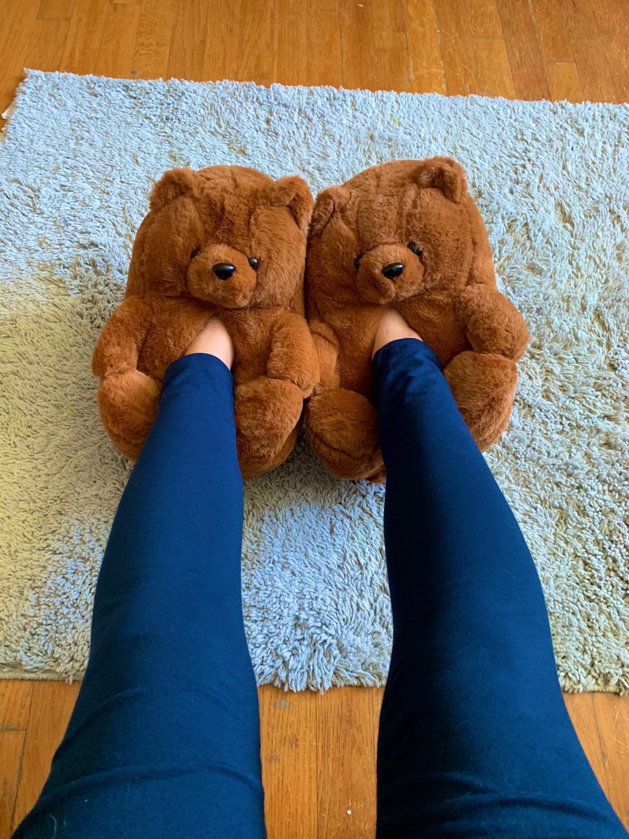 sunflowejewels's tweet photo. Teddy bear slippers🧸🥰 https://t.co/4wmMLB6shW