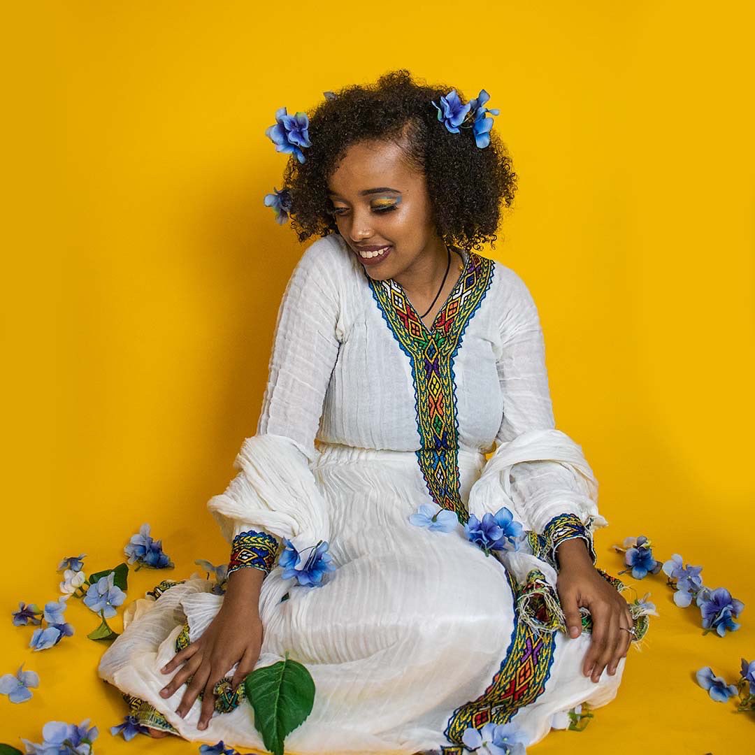 Althaeia's tweet photo. Favorite photos from the flower shoot with Melat! 🌸 https://t.co/k3Jq2VUD33