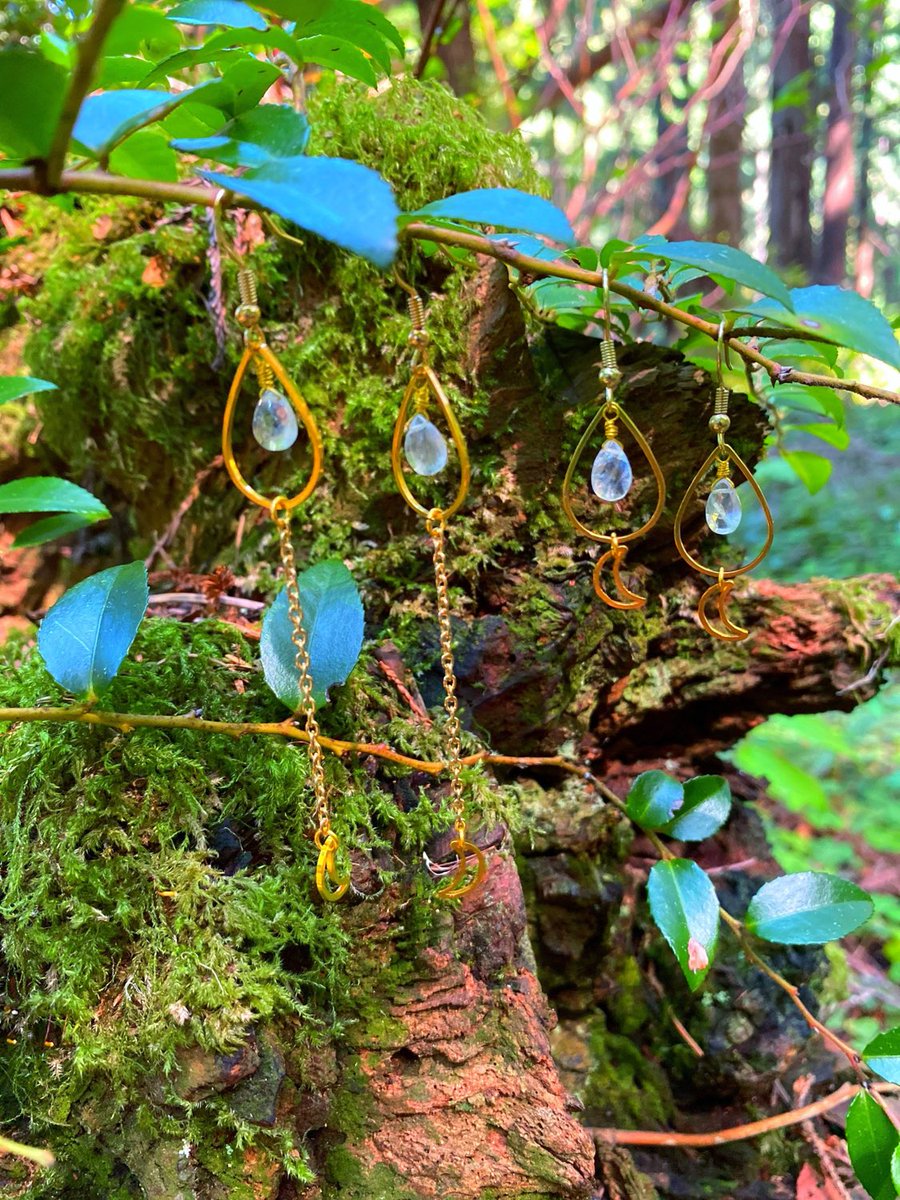 RootToRiseHol's tweet image. 🤍 Moon drop earrings in Moonstone 🤍