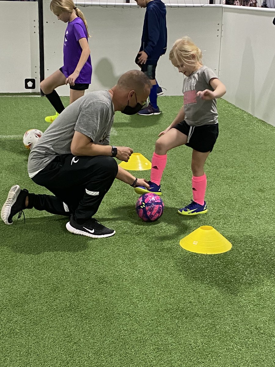 dallassurfeast's tweet photo. Great first night of Friday Night Skills for 2022! We enjoyed two sessions of hard working kids from everywhere! Loved the work they put in tonight! See everyone next Friday at the PIT Plano! ⚽️ https://t.co/HpNHpngslC