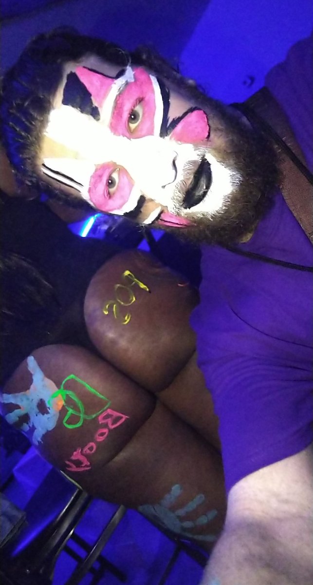BossmanDG's tweet photo. Sip n Paint #BootyPaint https://t.co/sGbJgag31a