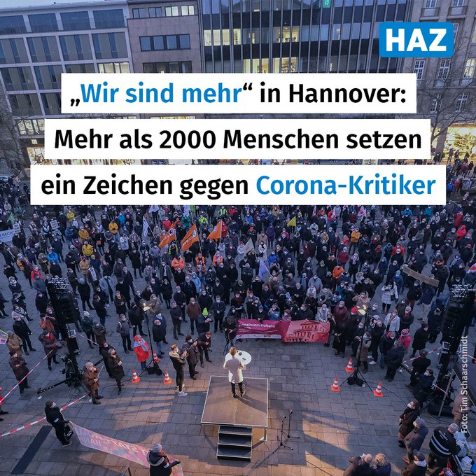 Auf dem Opernplatz in #Hannover haben sich am Freitag mehr als 2000 Menschen zu einer #Mahnwache versammelt<a href="/tag/hannover"class="tags">#Hannover</a><a href="/tag/mahnwache"class="tags"><span>#mahnwache</span></a><a href="/tag/h1401"class="tags"><span>#h1401</span></a>
