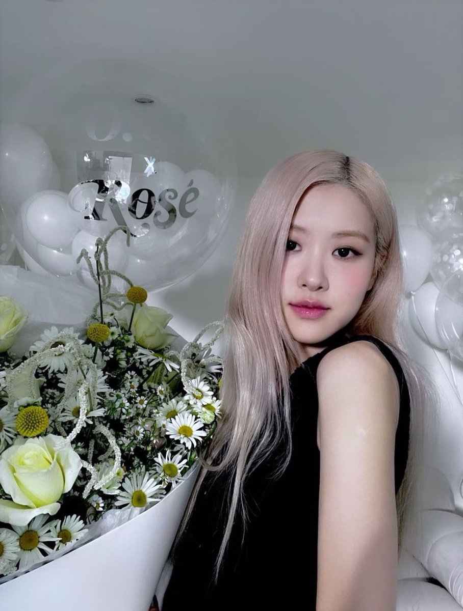 Tweet và retweet mạnh lên mọi ngừi uiiiii💪🔥 #KOREAQUEST_ROSÉ FANDOM #ROSÉ
