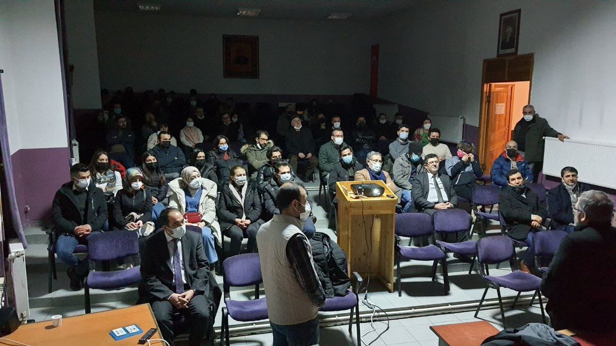 sineardahan75's tweet photo. Ardahan Sinema Günleri kapsamında Yönetim Şükrü Alaçam @salacam1 katılımıyla Locman filmini #locman izleyip sinema severleri ile birlikte film Üzerine sohbet edildi Katılımları için Şükrü ALAÇAM’a teşekkür ederiz. https://t.co/foTdQB0sPg